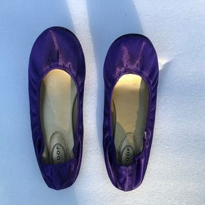 Women’s size 6 purple flats